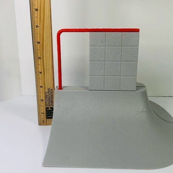 tech deck build a park world tour spin master 13892 light grey red rail - Picture 2 of 8